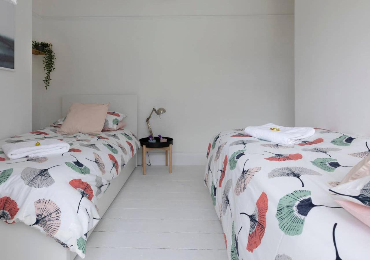 Hillbrook House Villa ทอตเนส ภายนอก รูปภาพ